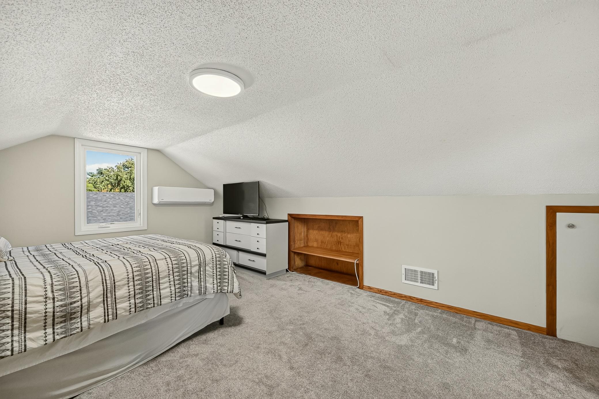 1112 5th Ave NW