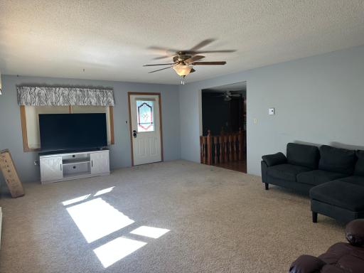 408 3rd Avenue NW, Lamoure, ND 58458
