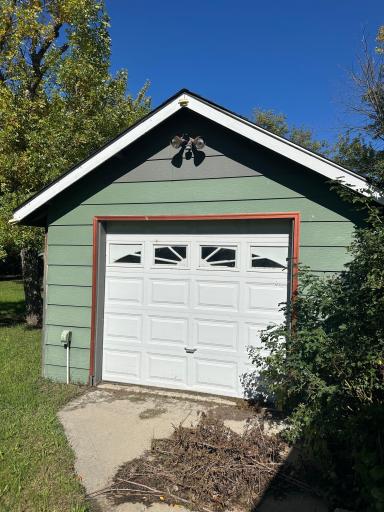 408 3rd Avenue NW, Lamoure, ND 58458