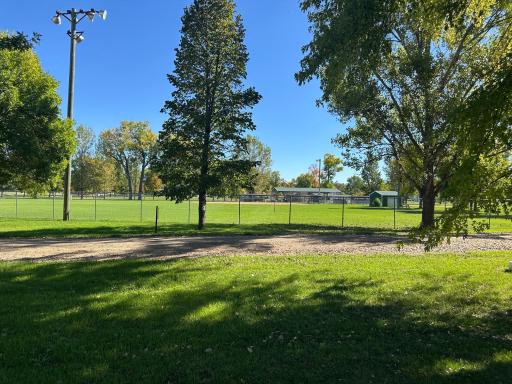 408 3rd Avenue NW, Lamoure, ND 58458