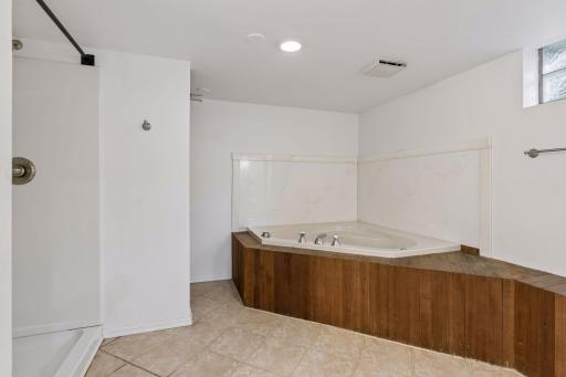 1020 Orkla Drive, Golden Valley, MN 55427