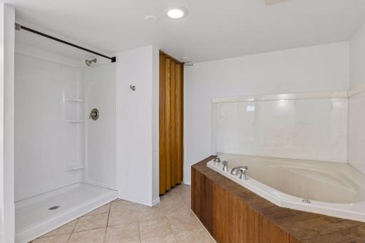 1020 Orkla Drive, Golden Valley, MN 55427