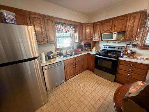 10133 Cottonwood Street NW, Coon Rapids, MN 55448
