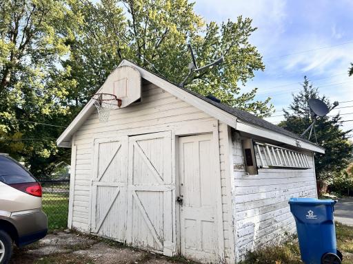 233 17th Avenue N, Hopkins, MN 55343