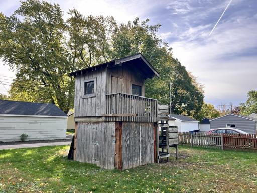 233 17th Avenue N, Hopkins, MN 55343