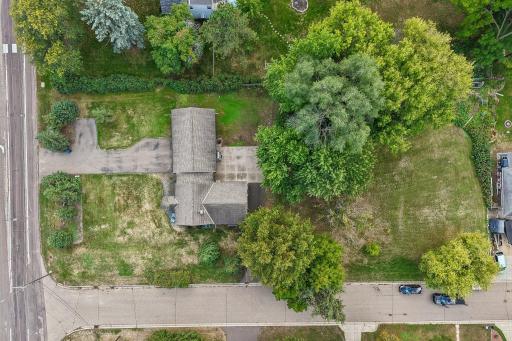 Double lot with corner access