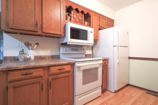 Pic 16 Kitchen.jpg