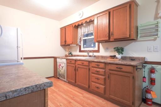 Pic 15 Kitchen.jpg