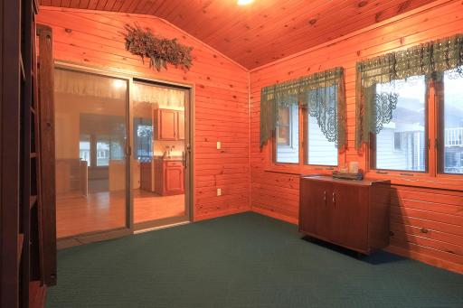 Pic 13 Porch.jpg