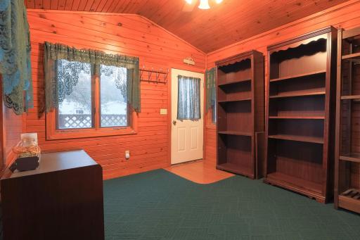 Pic 14 porch.jpg