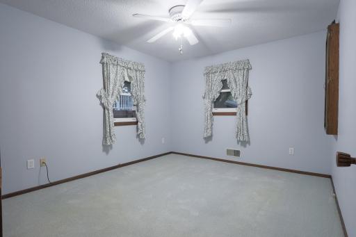 Pic 25 Bedroom 2.jpg
