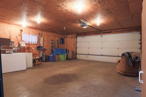 Pic 11 inside Garage.jpg