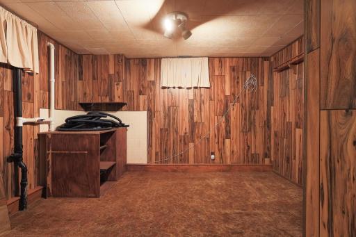 Pic 31 Office.jpg