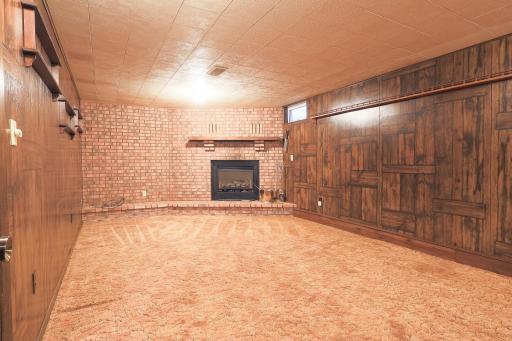 Pic 29 Family room.jpg