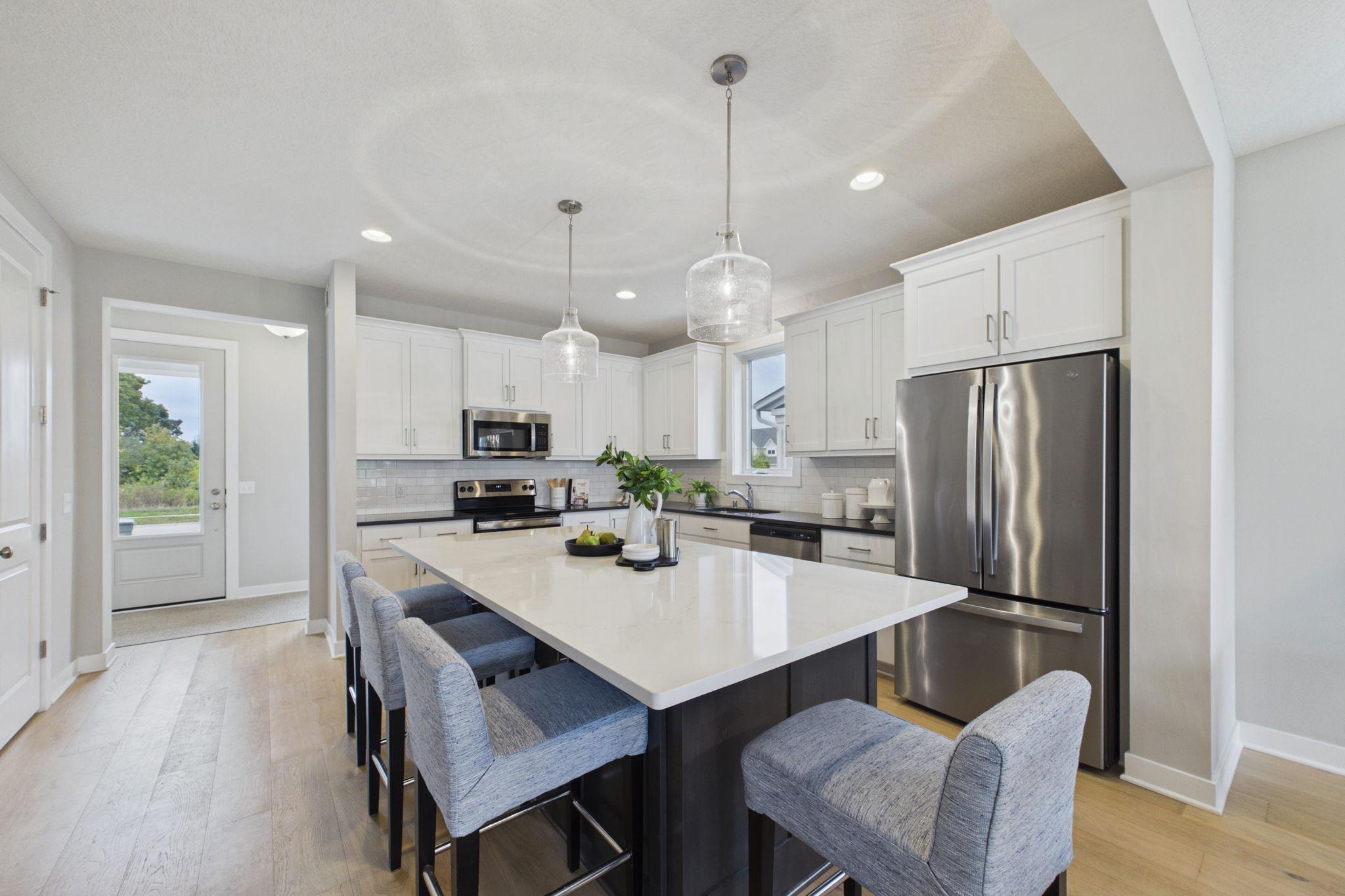 17-web-or-mls-17-6344 Red Cedar Dr EOD.jpg