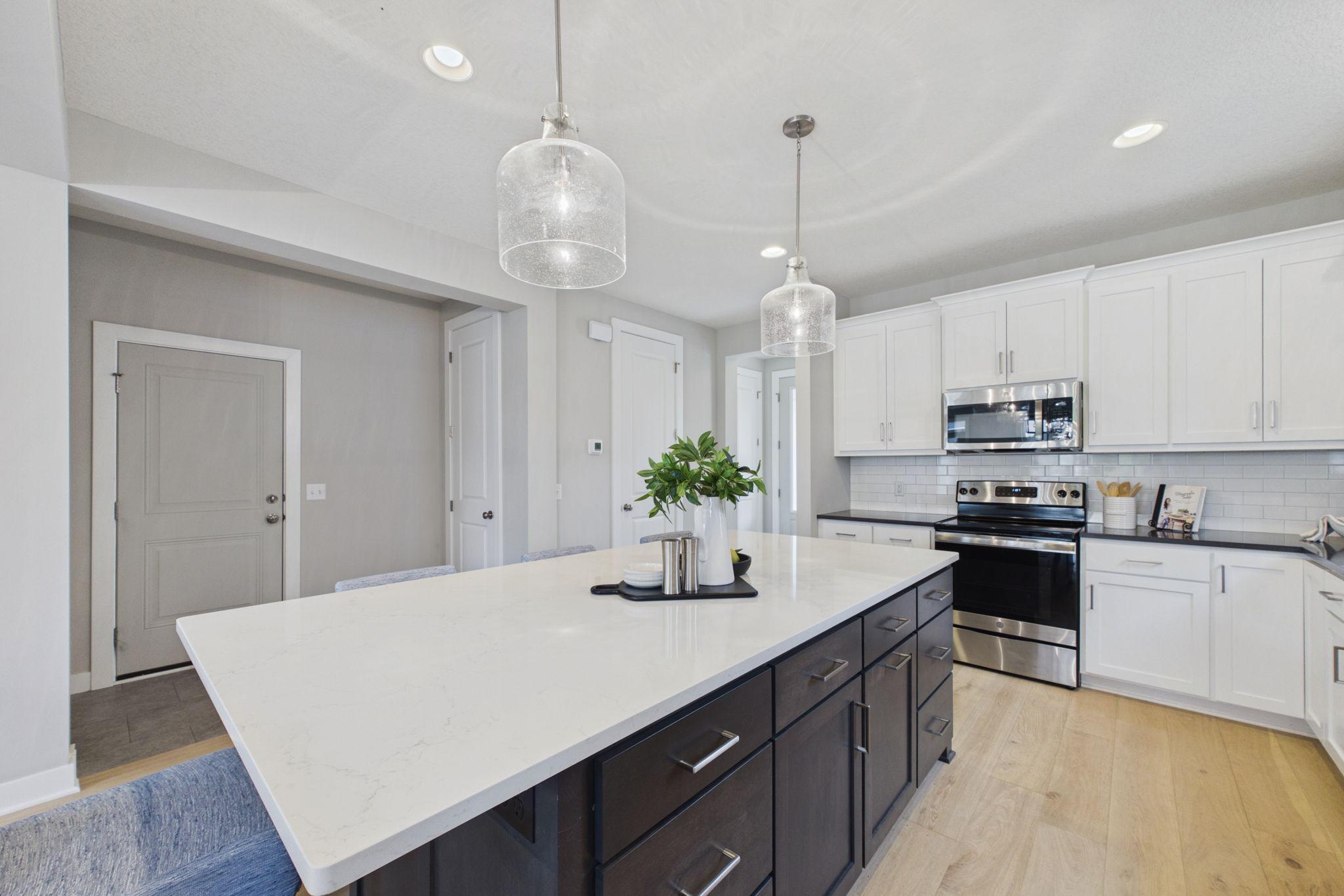 18-web-or-mls-18-6344 Red Cedar Dr EOD.jpg