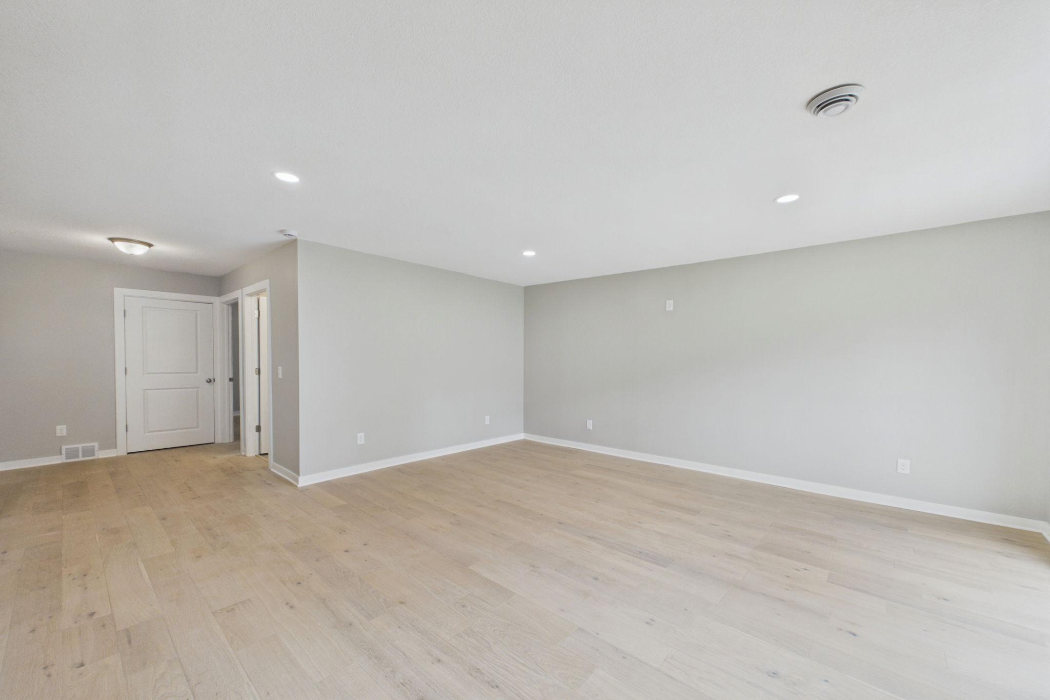 21-web-or-mls-21-6344 Red Cedar Dr EOD.jpg