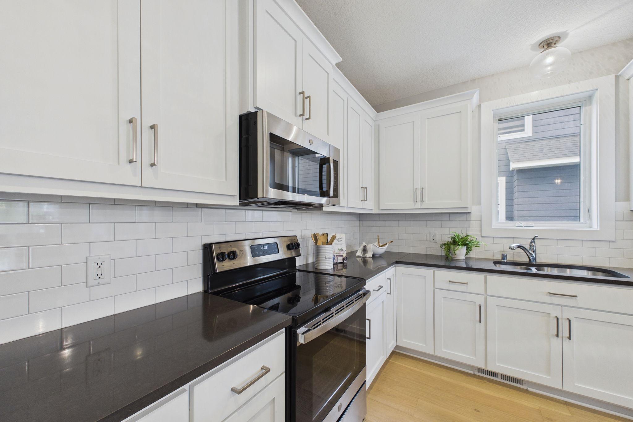 20-web-or-mls-20-6344 Red Cedar Dr EOD.jpg