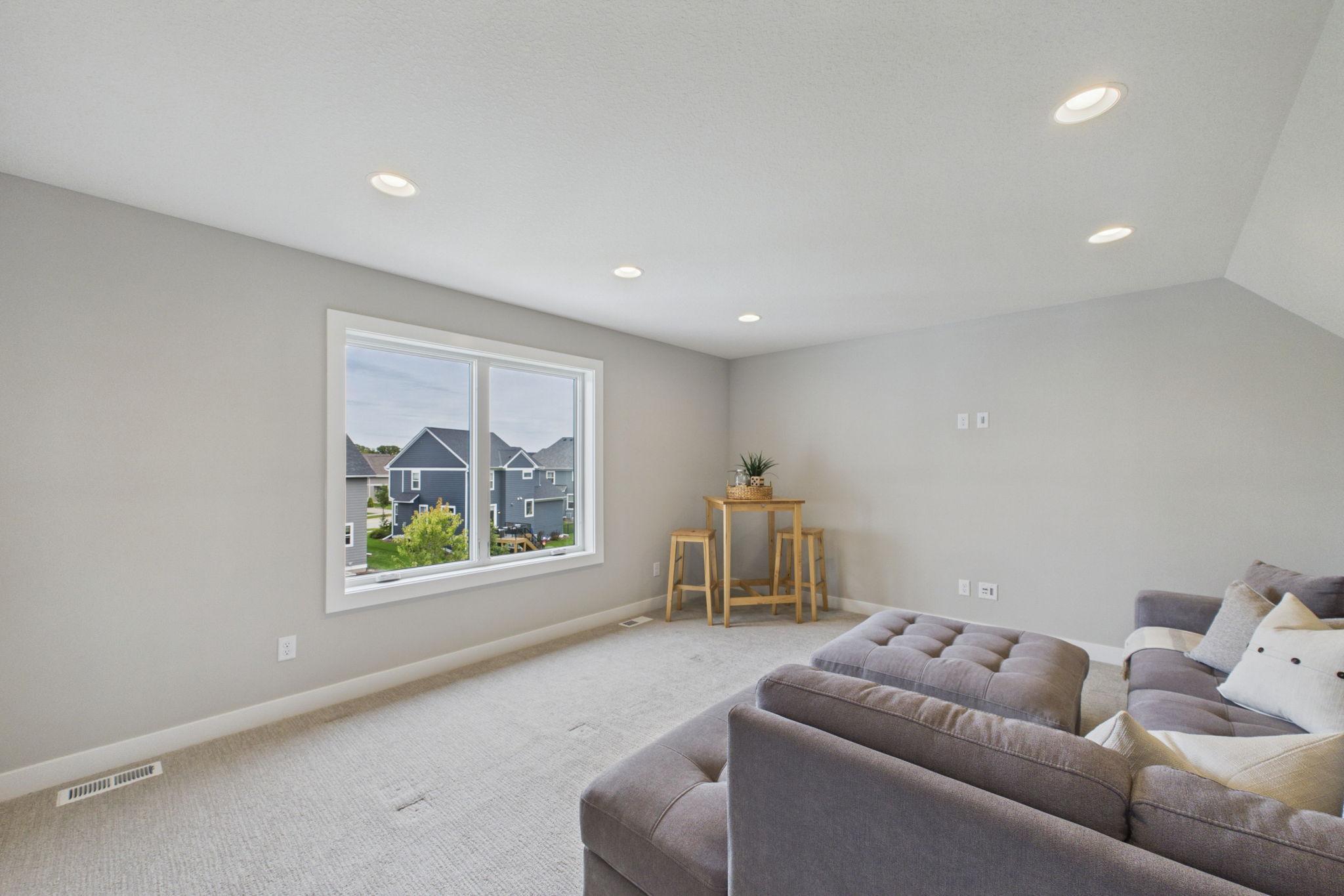 32-web-or-mls-32-6344 Red Cedar Dr EOD.jpg