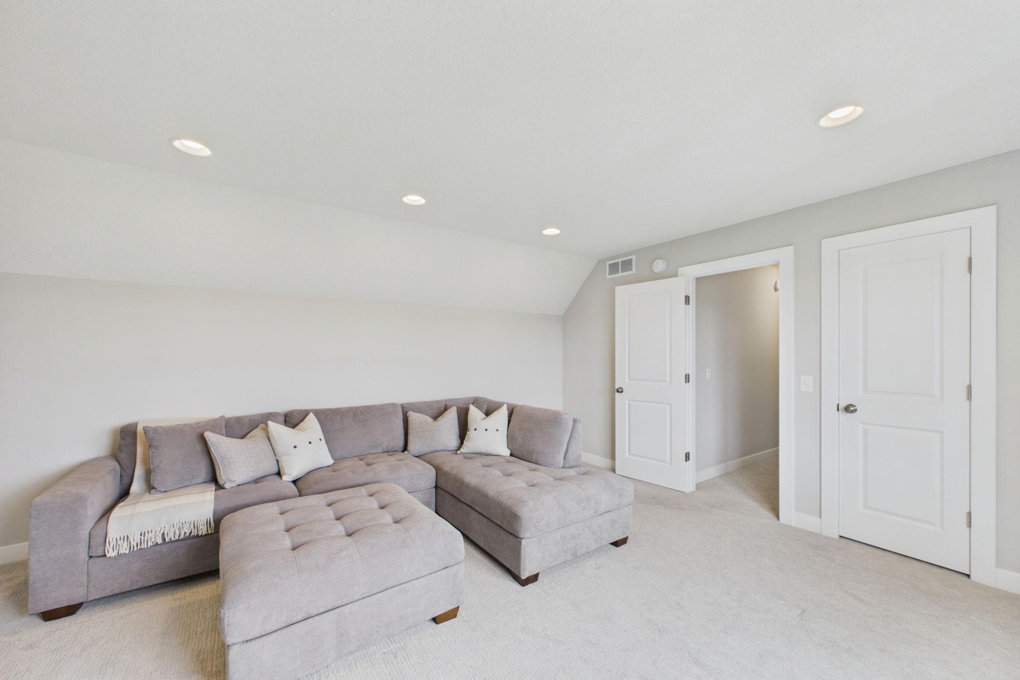 33-web-or-mls-33-6344 Red Cedar Dr EOD.jpg