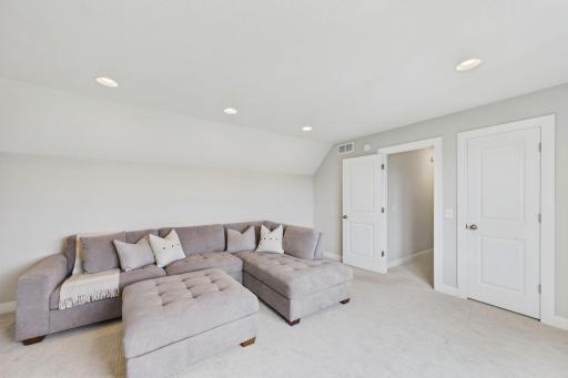 33-web-or-mls-33-6344 Red Cedar Dr EOD.jpg