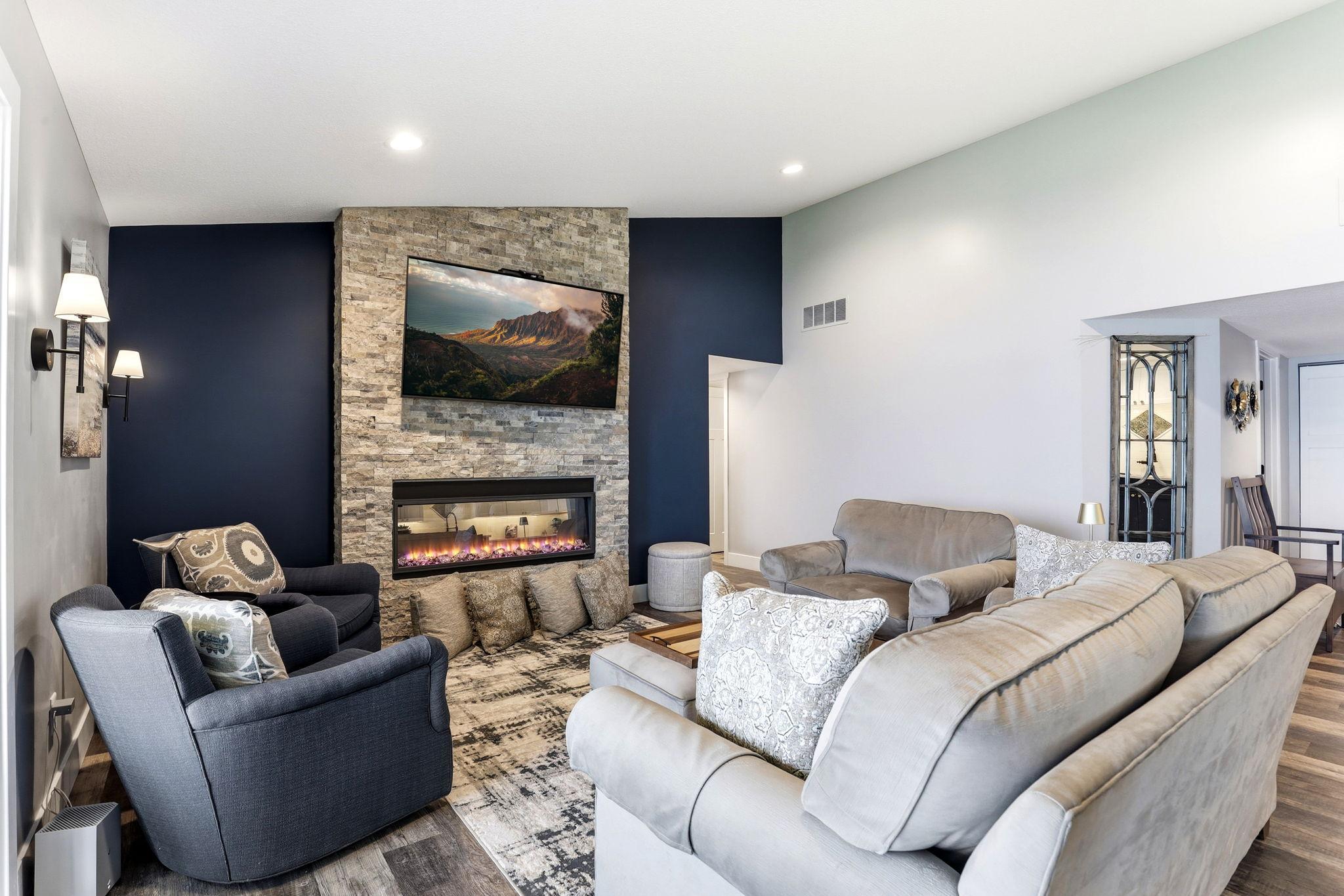 8-web-or-mls-887-8th-Ave-SE-unit-d-08.jpg