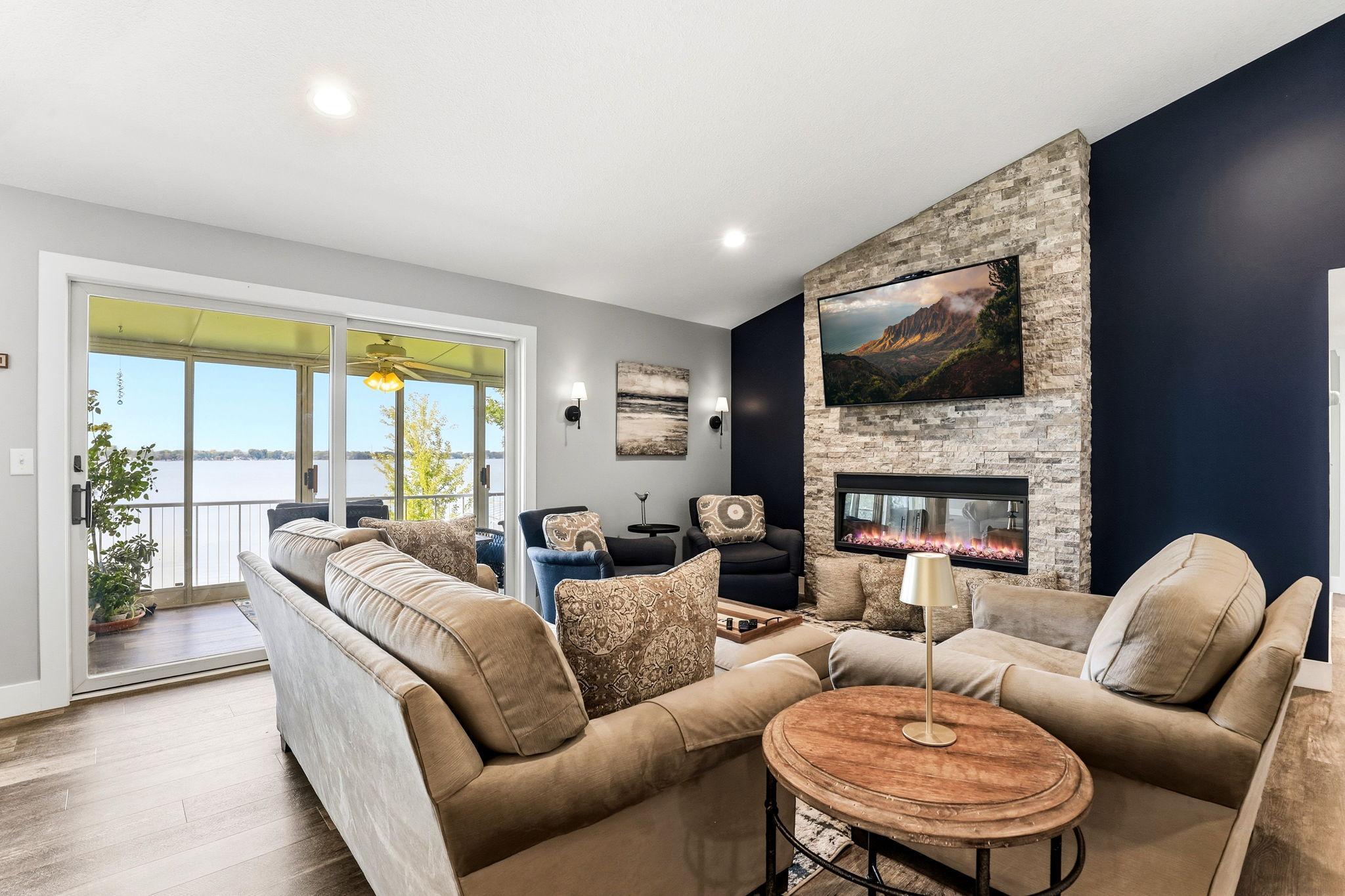 5-web-or-mls-887-8th-Ave-SE-unit-d-05.jpg