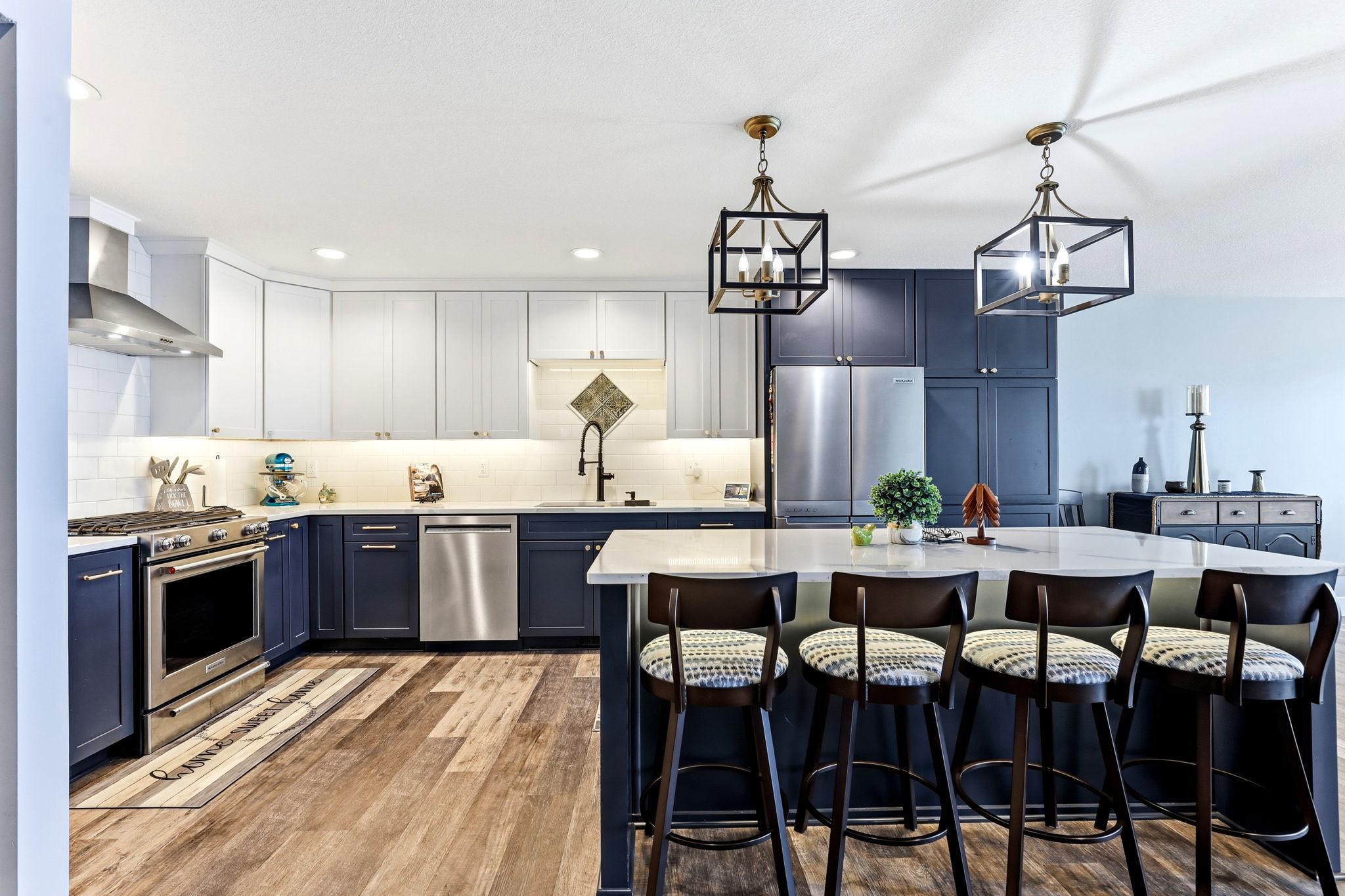 10-web-or-mls-887-8th-Ave-SE-unit-d-10.jpg