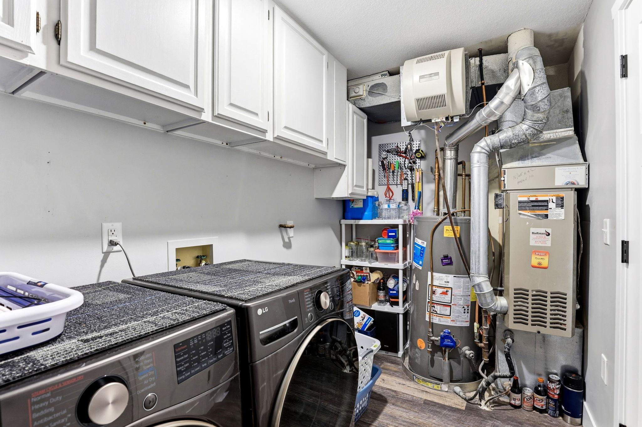 32-web-or-mls-887-8th-Ave-SE-unit-d-32.jpg