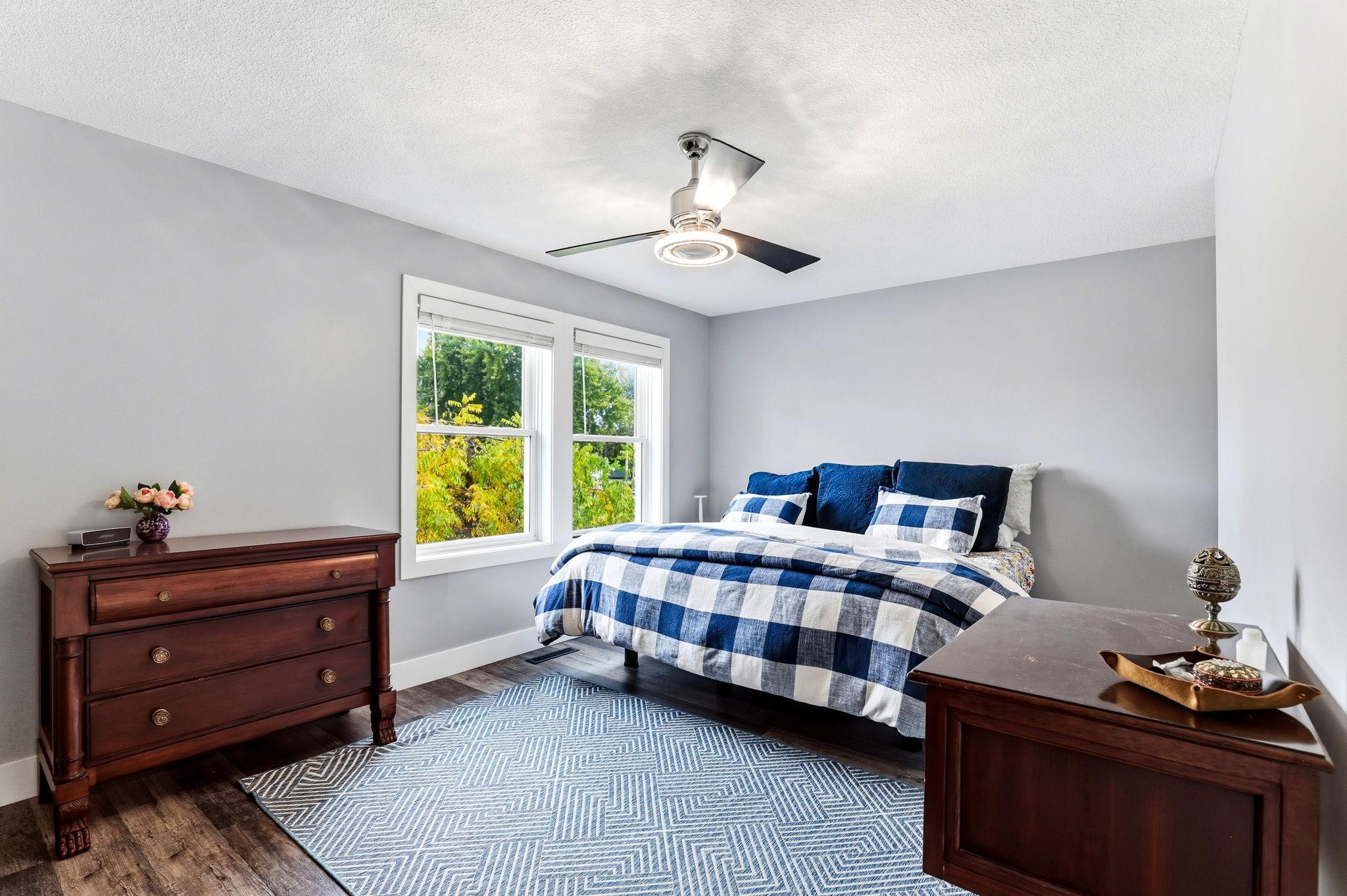21-web-or-mls-887-8th-Ave-SE-unit-d-21.jpg