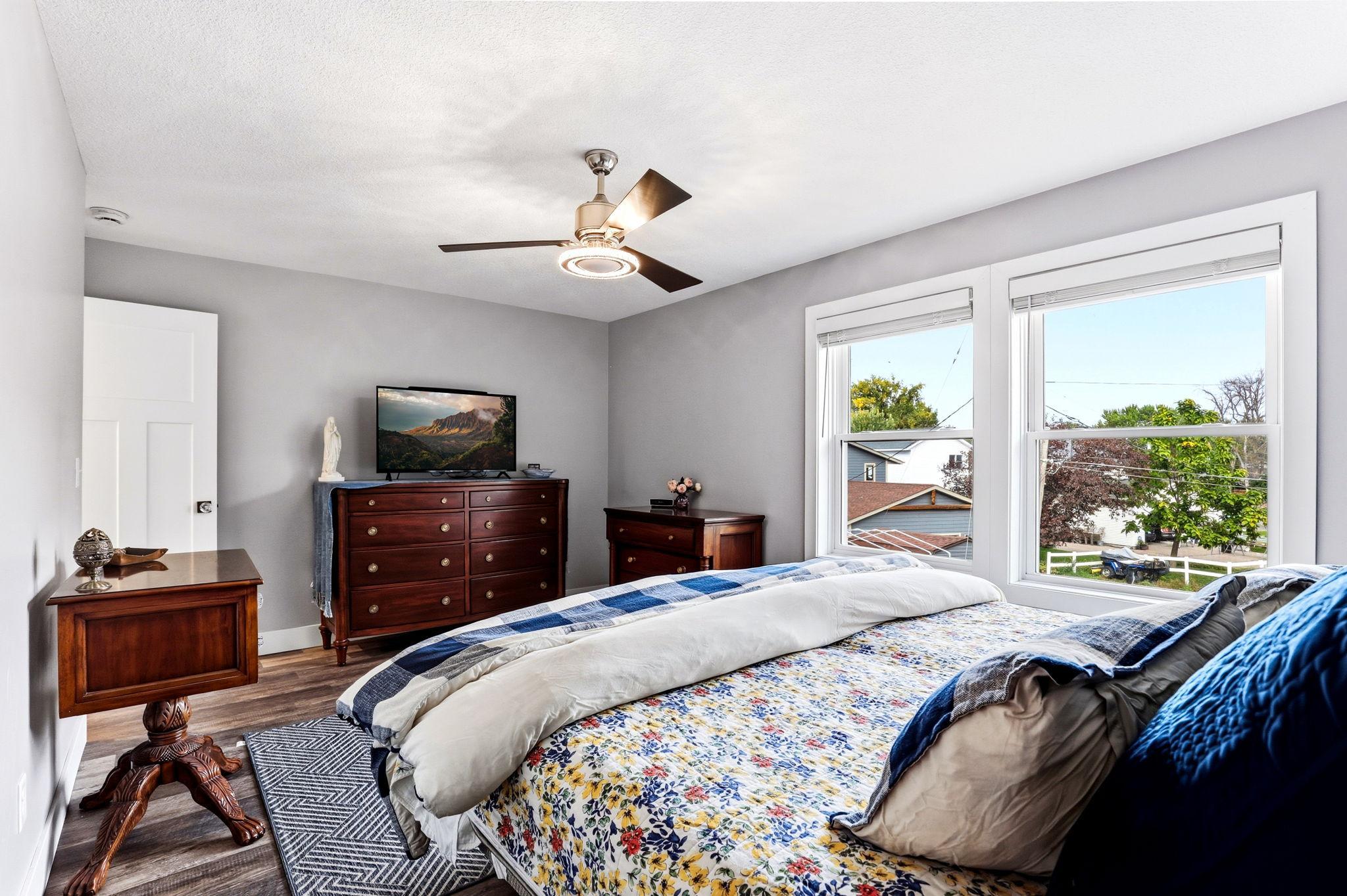 22-web-or-mls-887-8th-Ave-SE-unit-d-22.jpg