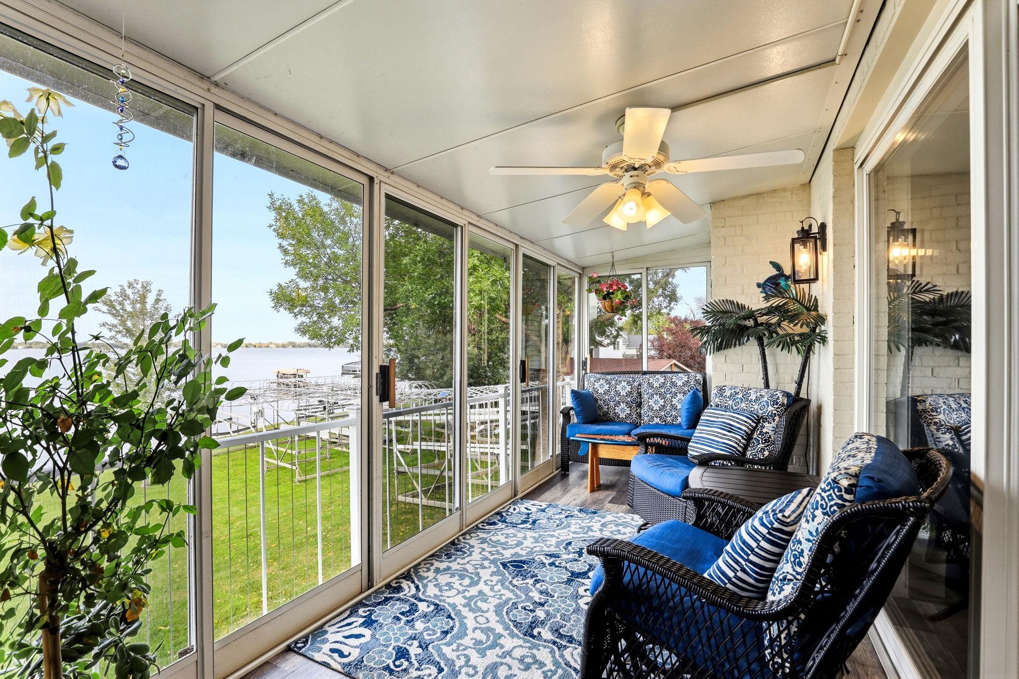 18-web-or-mls-887-8th-Ave-SE-unit-d-18.jpg