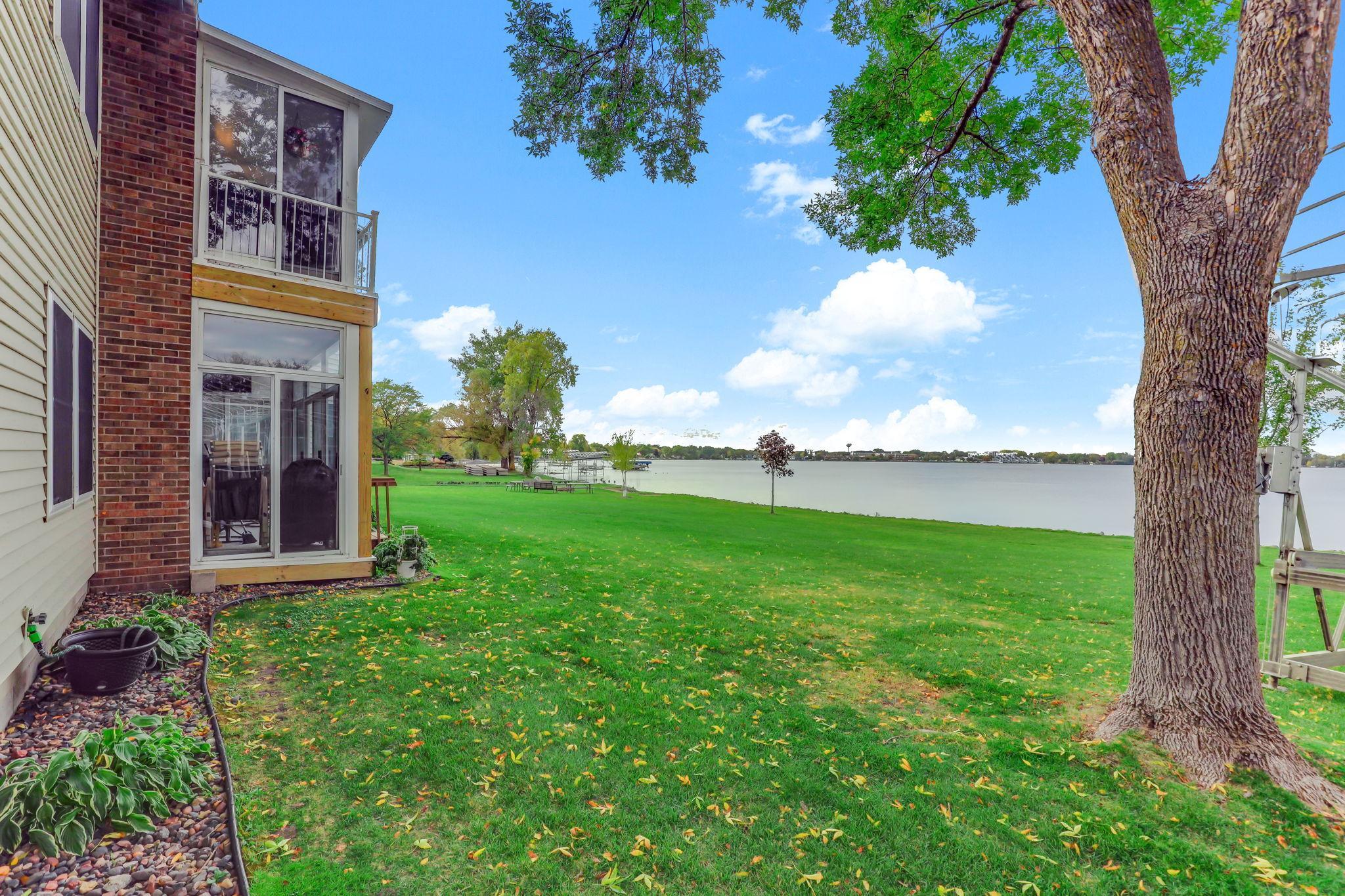 33-web-or-mls-887-8th-Ave-SE-unit-d-33.jpg