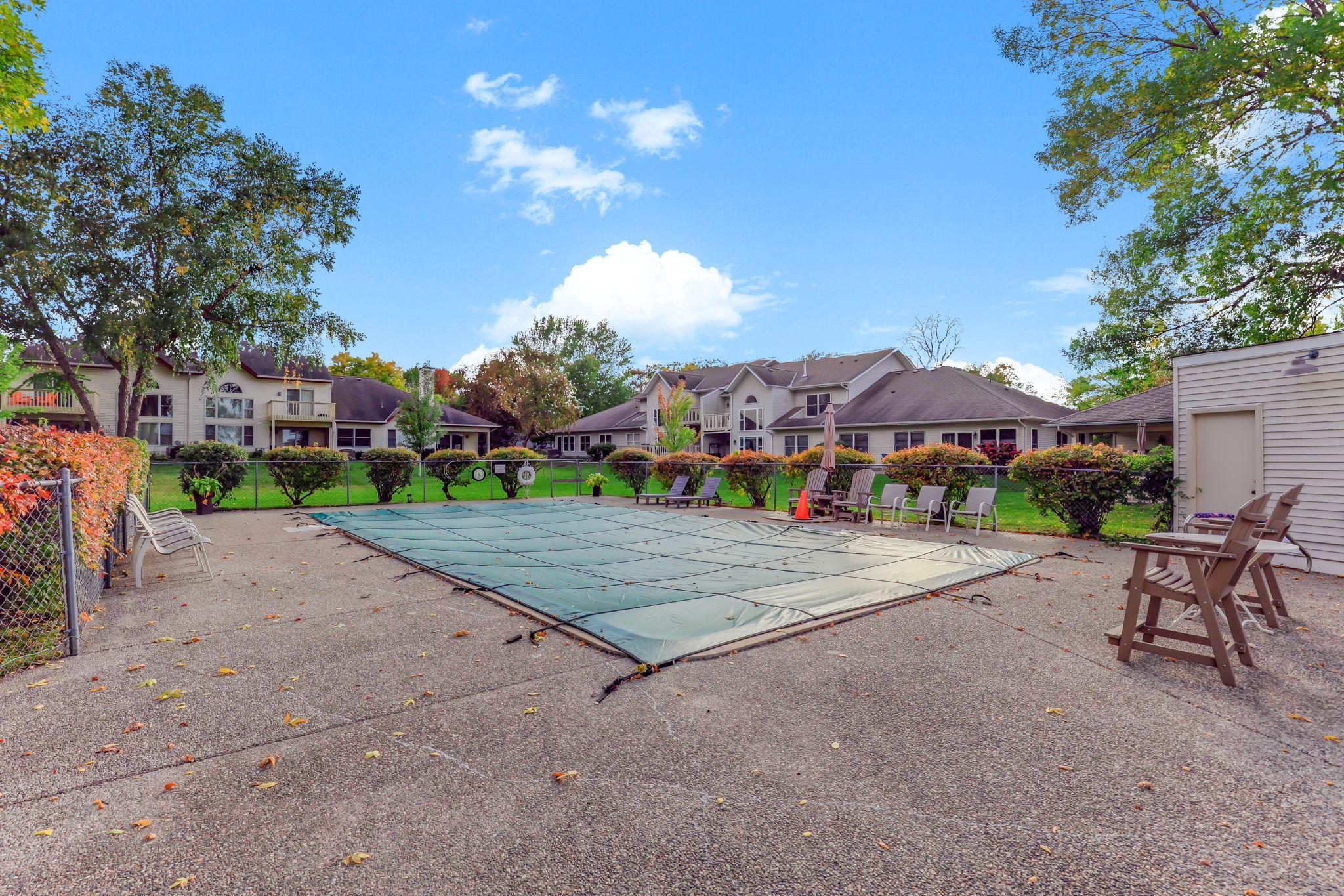 40-web-or-mls-887-8th-Ave-SE-unit-d-40.jpg