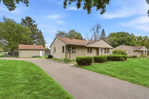 With a 2 car detached car and a drive through driveway, it is easy to access.