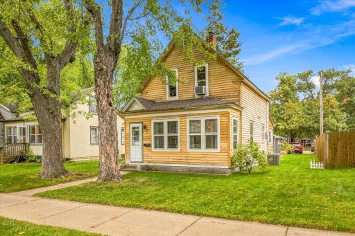 637 3rd Avenue SW, Cambridge, MN 55008