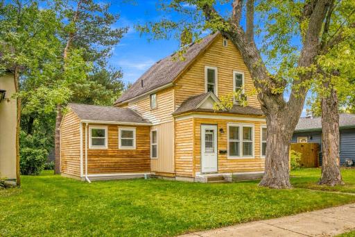 637 3rd Avenue SW, Cambridge, MN 55008