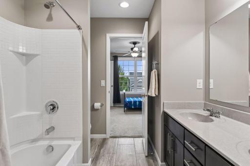 9135 Lighthouse Lane, Woodbury, MN 55129