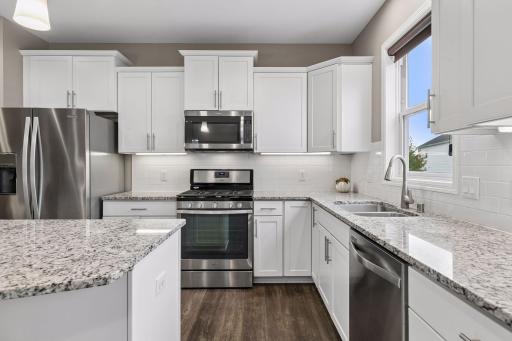 9135 Lighthouse Lane, Woodbury, MN 55129
