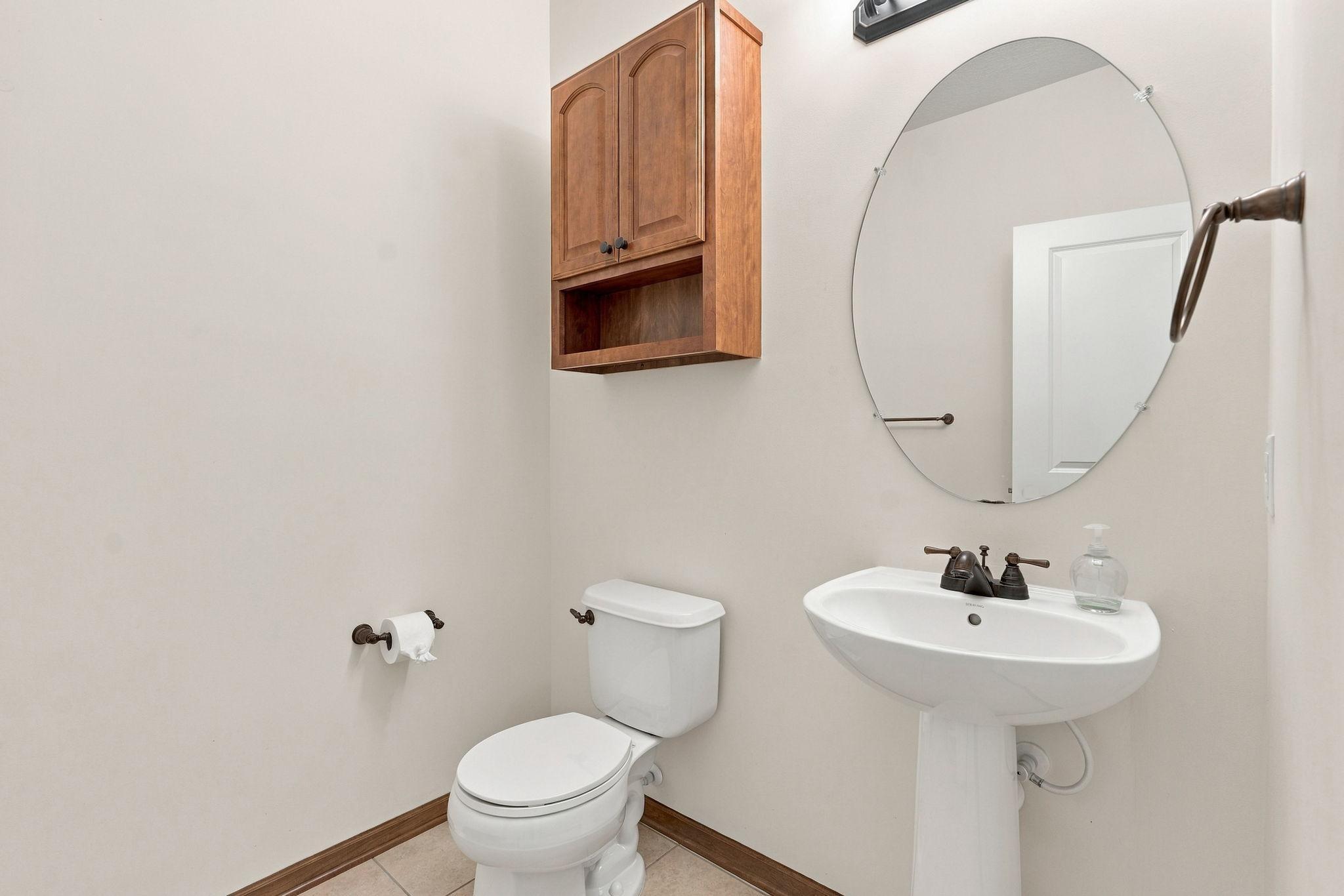 23-web-or-mls-6813 67th St-23.jpg