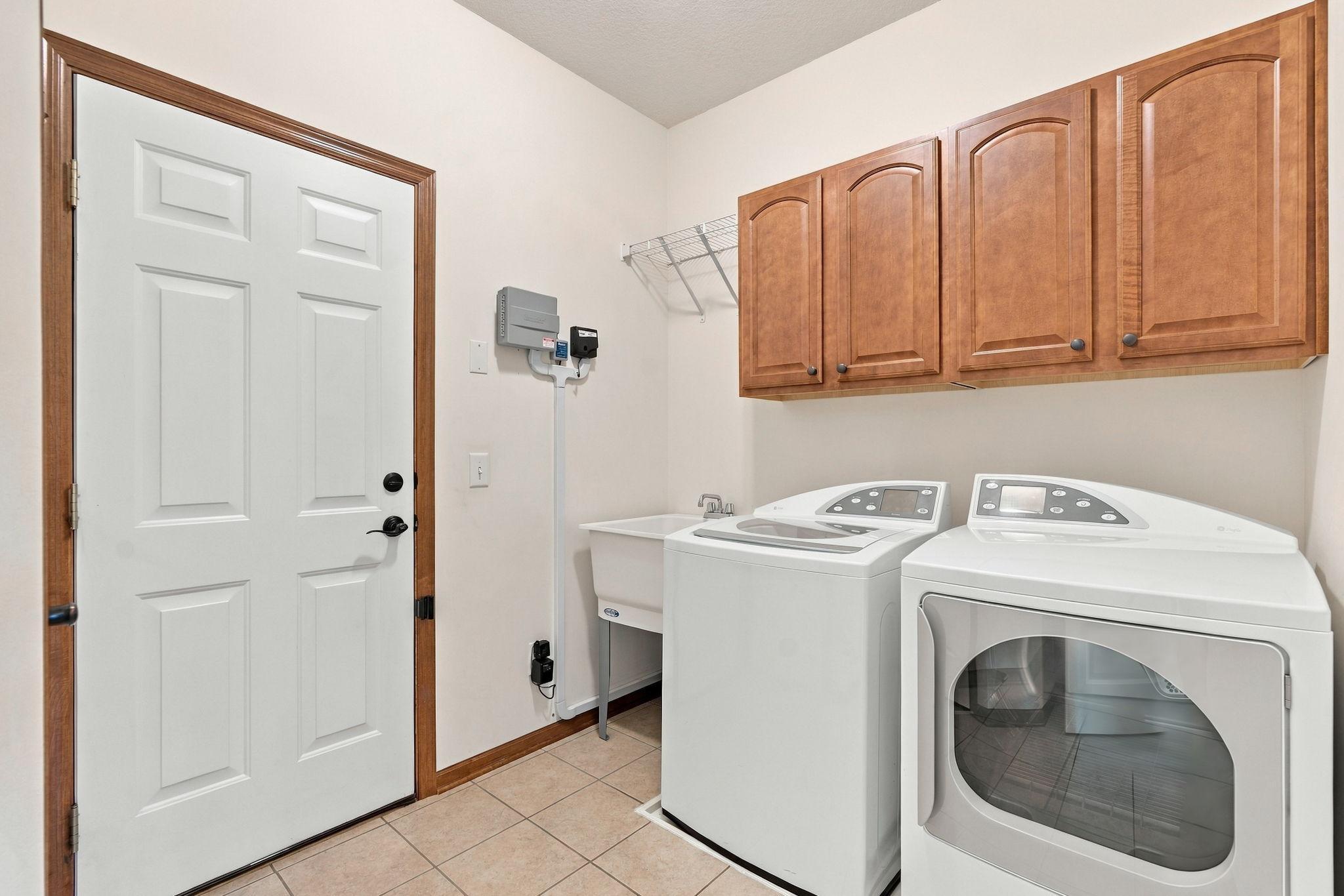 26-web-or-mls-6813 67th St-26.jpg