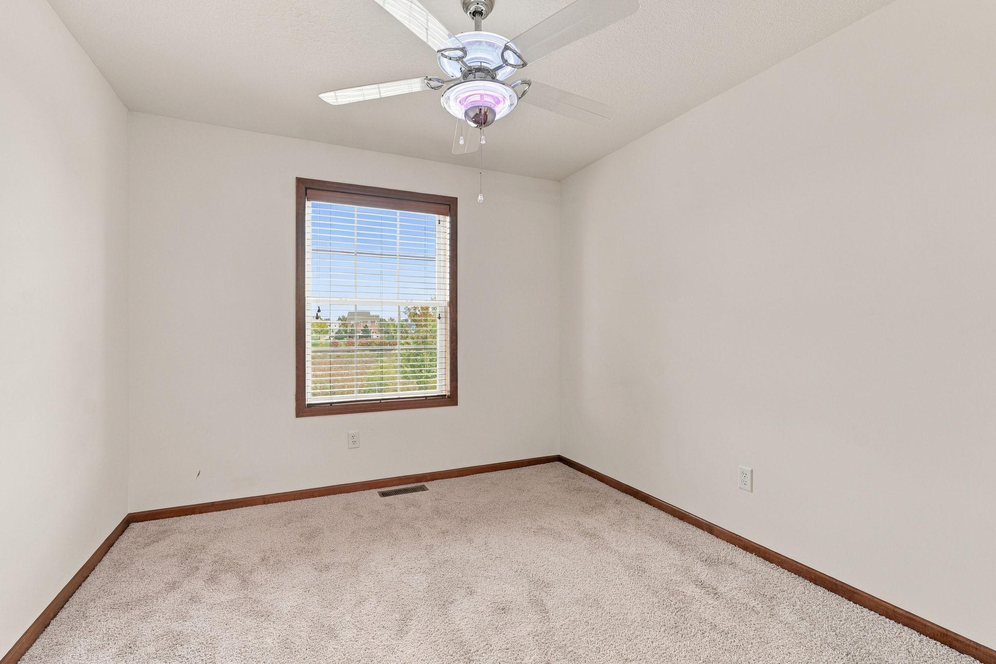 42-web-or-mls-6813 67th St-42.jpg