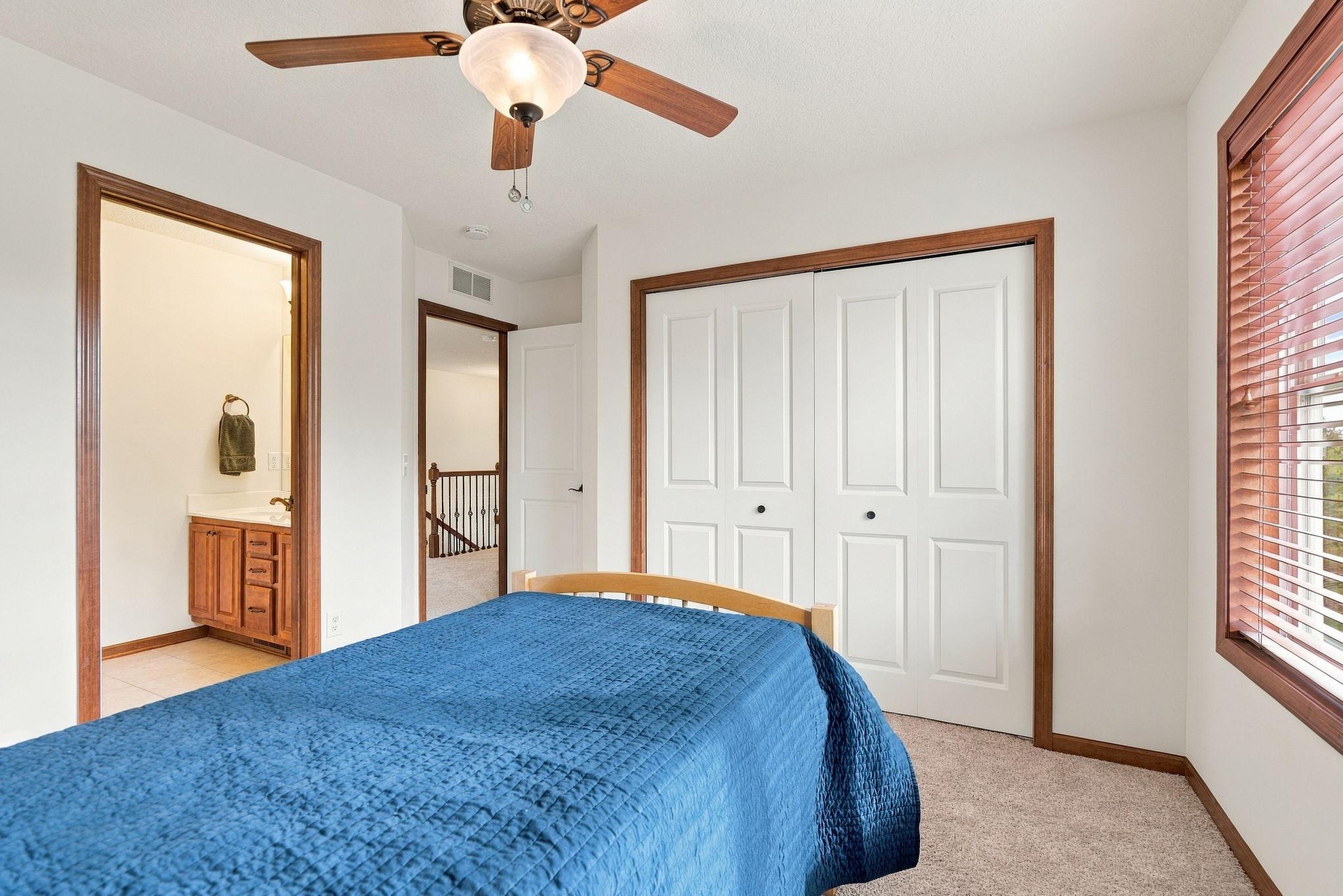 31-web-or-mls-6813 67th St-31.jpg