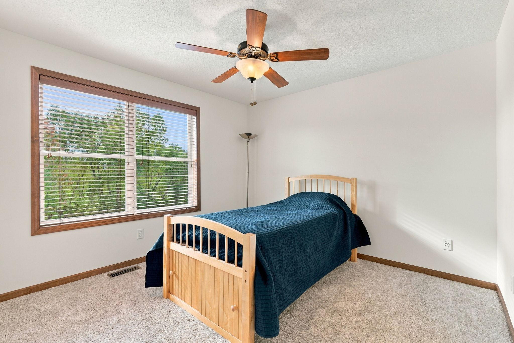 30-web-or-mls-6813 67th St-30.jpg