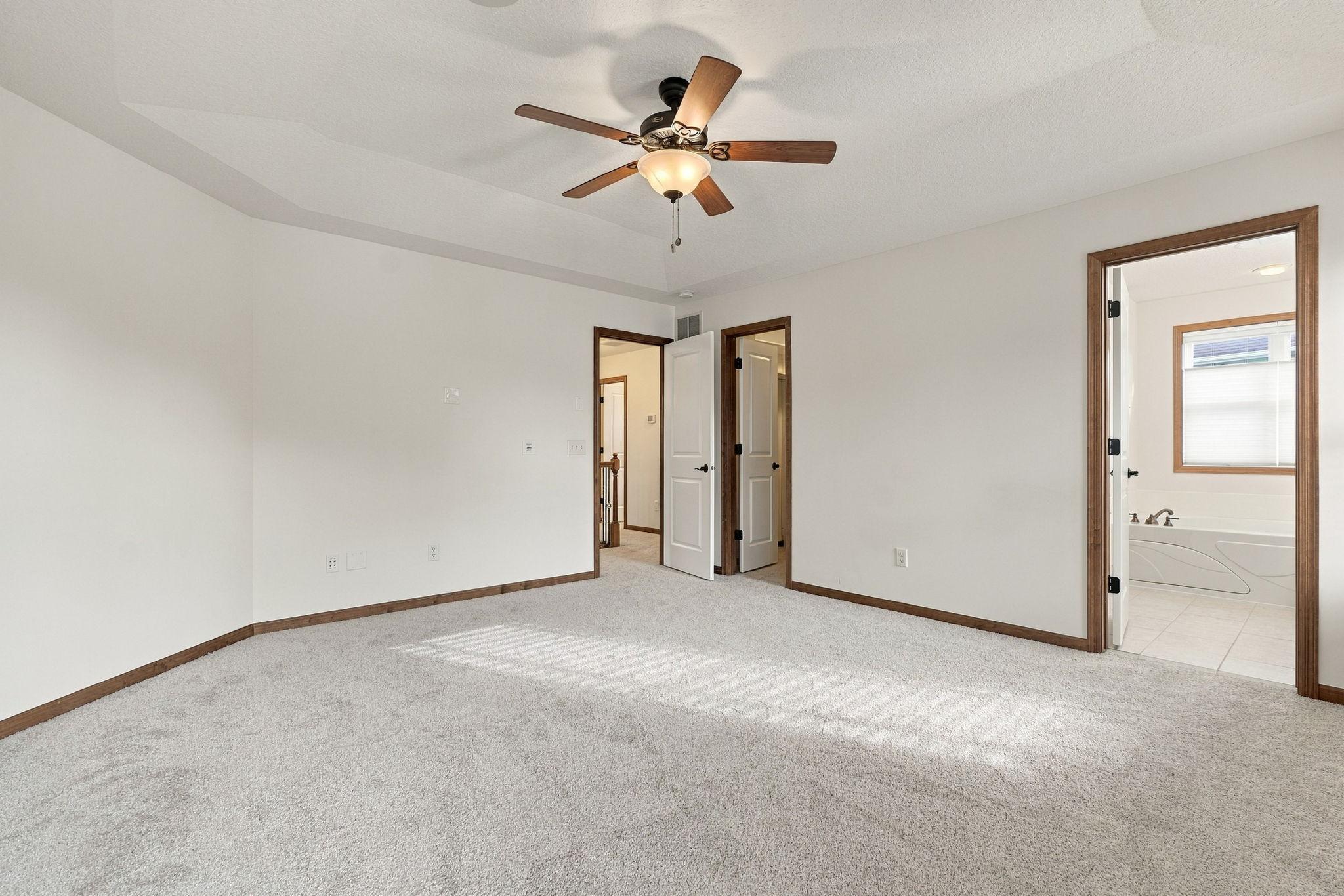 36-web-or-mls-6813 67th St-36.jpg