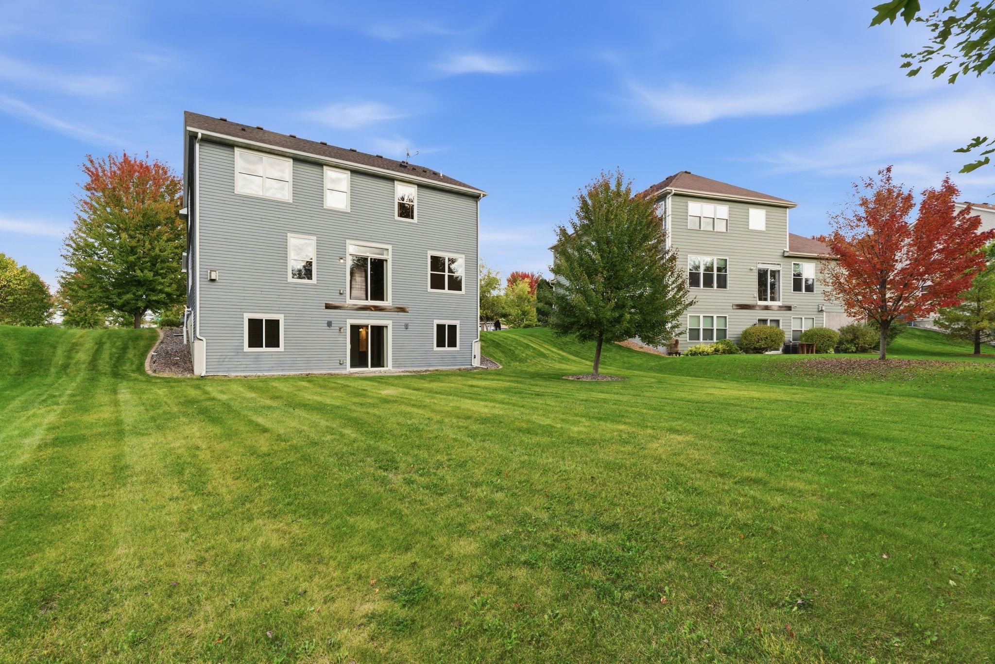 7-web-or-mls-6813 67th St-7.jpg