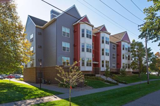 720 3rd Ave #120 is located in the St. Anthony East neighborhood...
