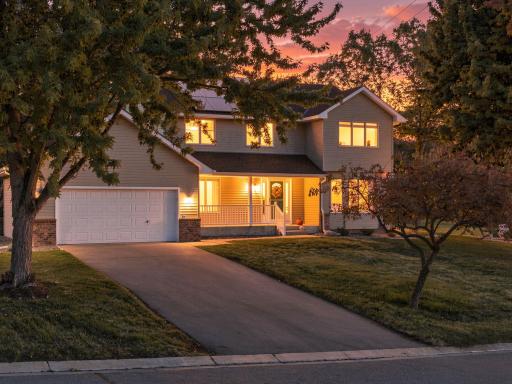 1320 Wildflower Lane, Chaska, MN 55318