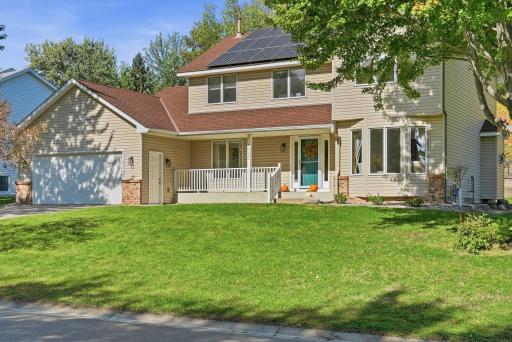 1320 Wildflower Lane, Chaska, MN 55318