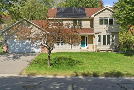 1320 Wildflower Lane, Chaska, MN 55318